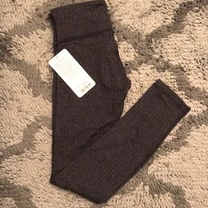 *NWT* Lululemon Wunder Under Low Rise Tight Size 6